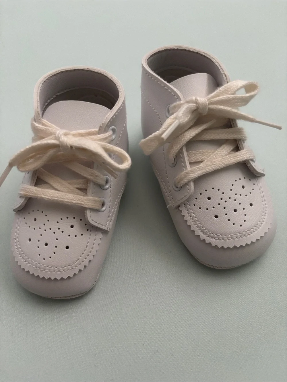 DARLING VINTAGE BABY GIRL CRIB SHOES